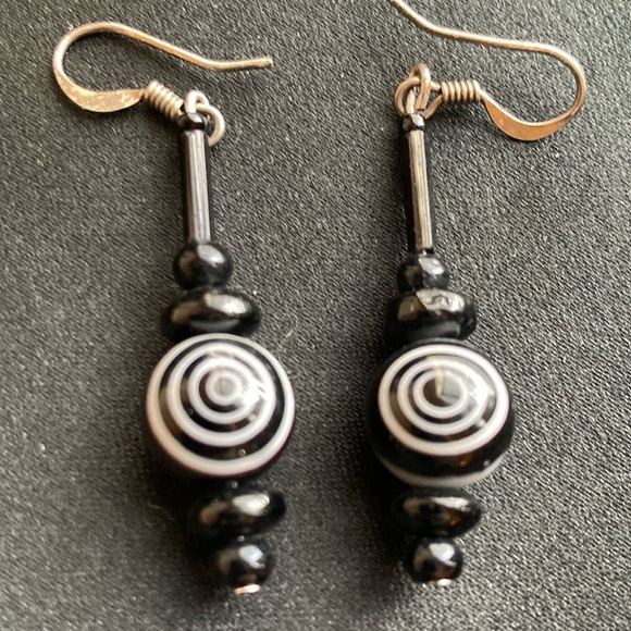 Vintage Handmade Black with White Spiral Earrings - Picture 6 of 10